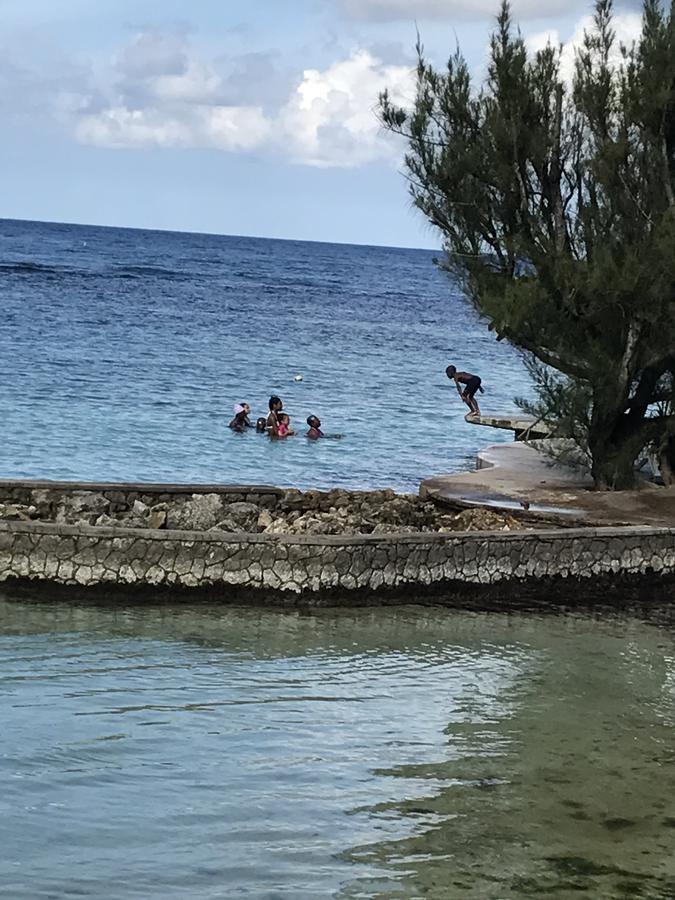 Alexanders Penthouse On The Beach Ocho Rios Luaran gambar
